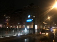 ...the signals on the entrance to the U (Underground) are actually blue....