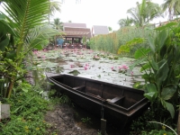 The beautiulf pond at Maison Dalabua, very romantic indeed, so glad I made this choice