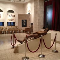 This was totally unexpected, look what we found close to the Notre Dame hotel, an exhibition of the Man of the Shroud, to my believe, the very same Jesus Christ everybody has been talking about