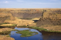Dry Falls, in Washington State, was much bigger than the Niagara Falls during these flooding 